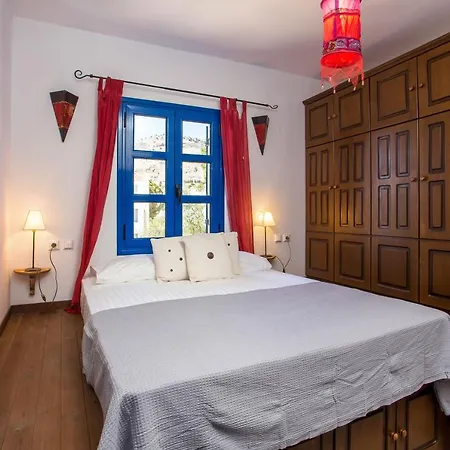 Blue Sapphire Villa *