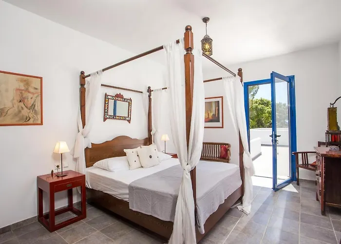 Blue Sapphire Pefki (Rhodes)