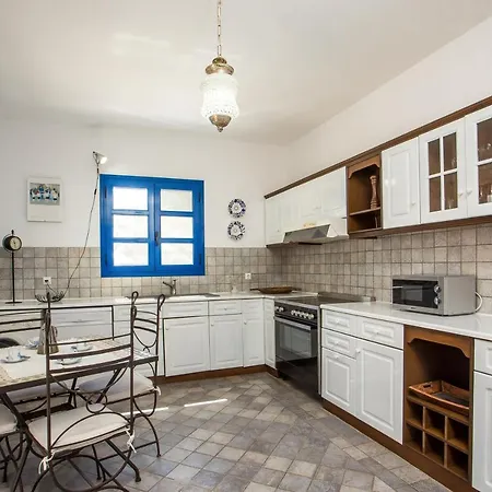 Vila Blue Sapphire Pefki