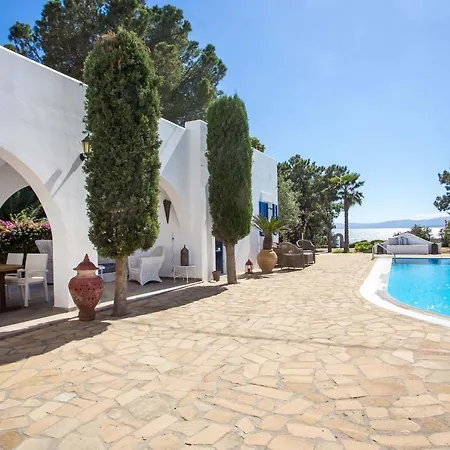 Blue Sapphire Vila