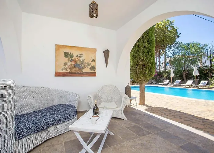 Blue Sapphire Villa *